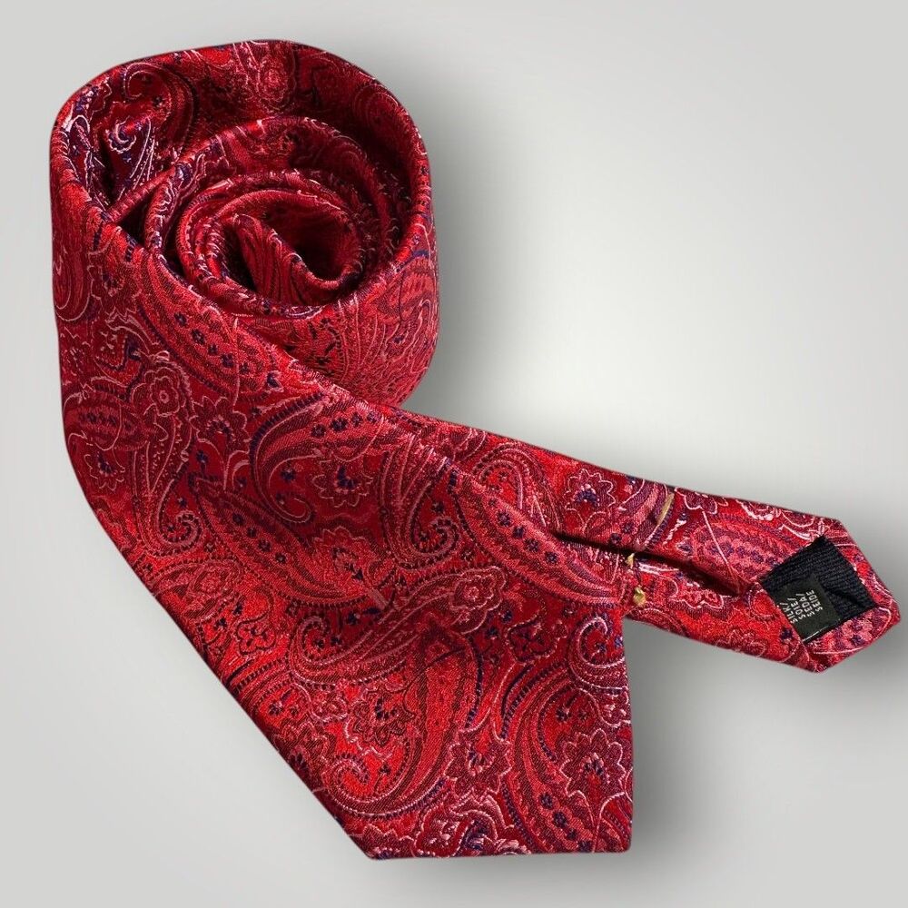 HOLLAND&SHERRY Silk Tie 100% Silk Necktie Red Paisley Made in USA